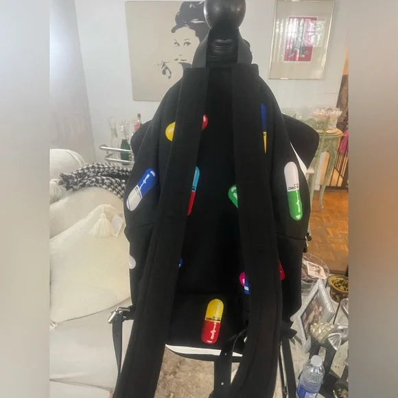 Moschino pill backpack RARE - Picture 2 of 7